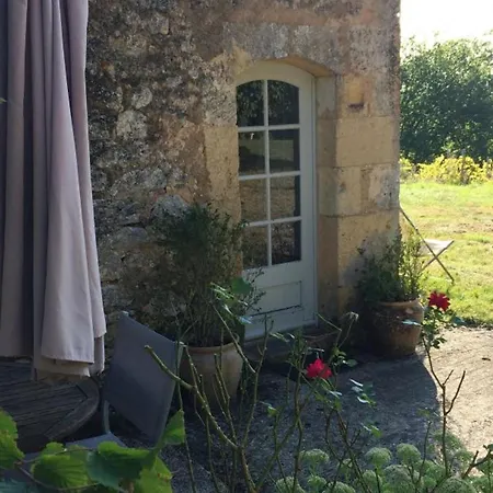 Sejour Authentique Dans Un Pigeonnier Du Xviie Avec Internet Et Animaux Acceptes - Fr-1-616-101 Monsac