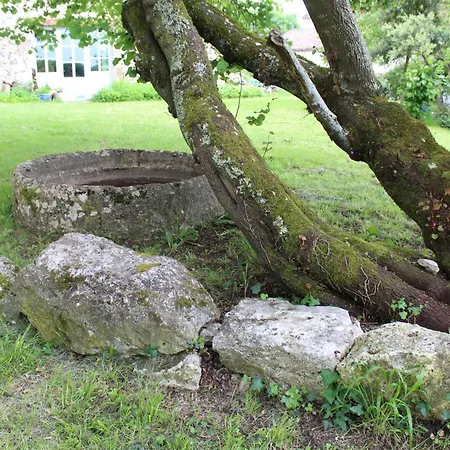 Prázdninový dům Sejour Authentique Dans Un Pigeonnier Du Xviie Avec Internet Et Animaux Acceptes - Fr-1-616-101