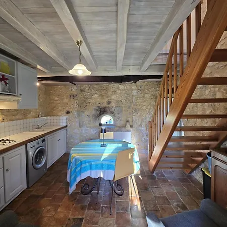 Sejour Authentique Dans Un Pigeonnier Du Xviie Avec Internet Et Animaux Acceptes - Fr-1-616-101 *