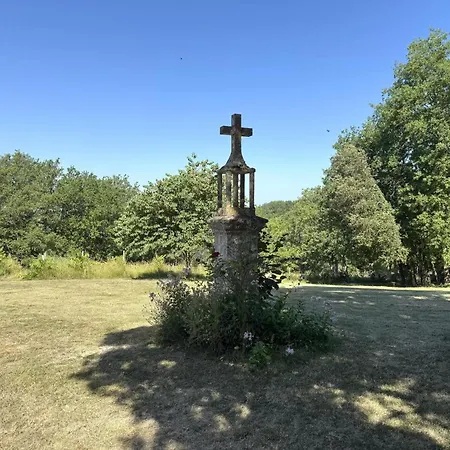 Sejour Authentique Dans Un Pigeonnier Du Xviie Avec Internet Et Animaux Acceptes - Fr-1-616-101 Monsac