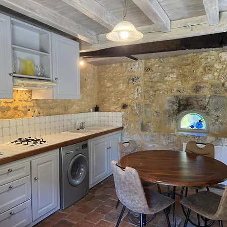 Sejour Authentique Dans Un Pigeonnier Du Xviie Avec Internet Et Animaux Acceptes - Fr-1-616-101 Country house Monsac